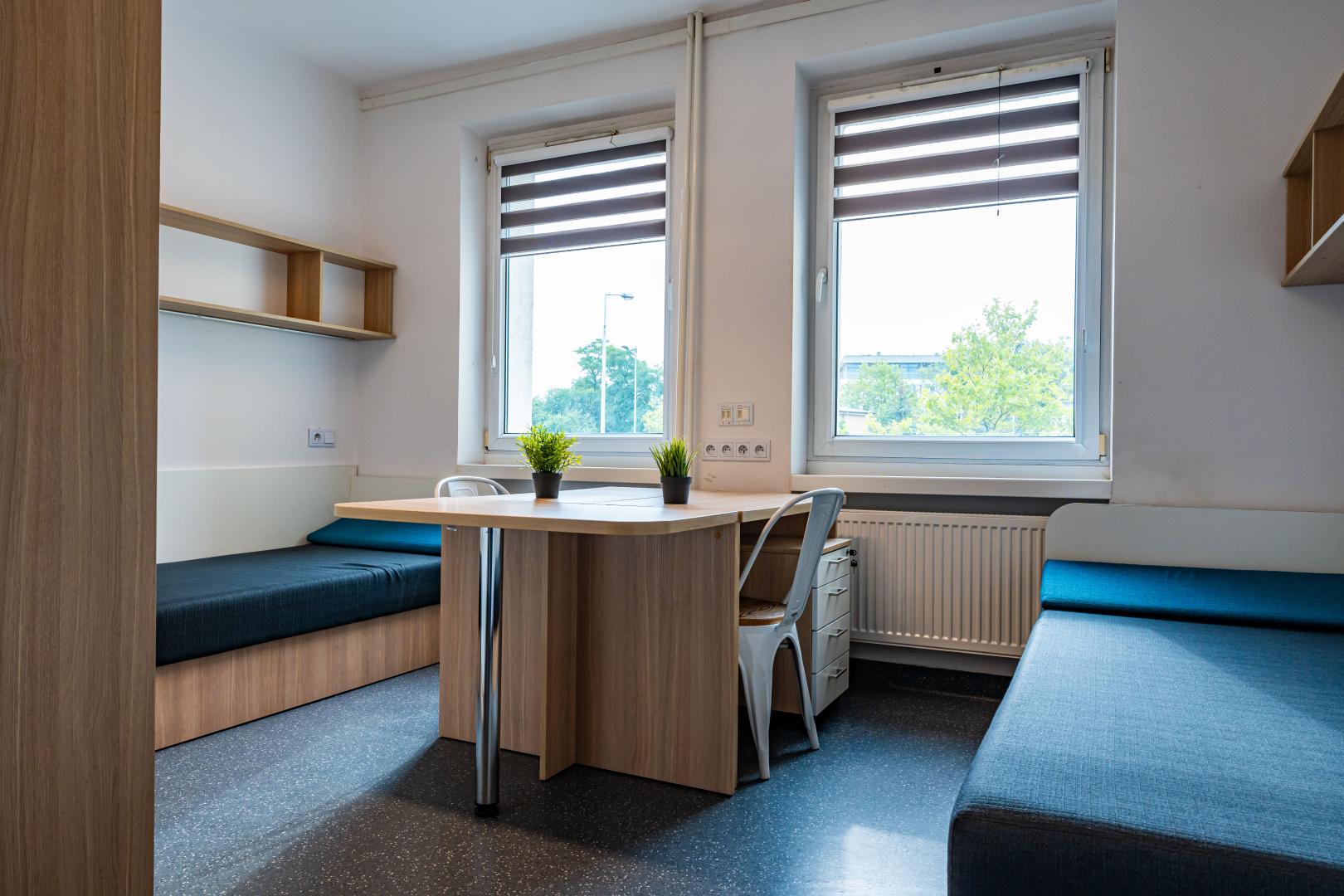 Room2