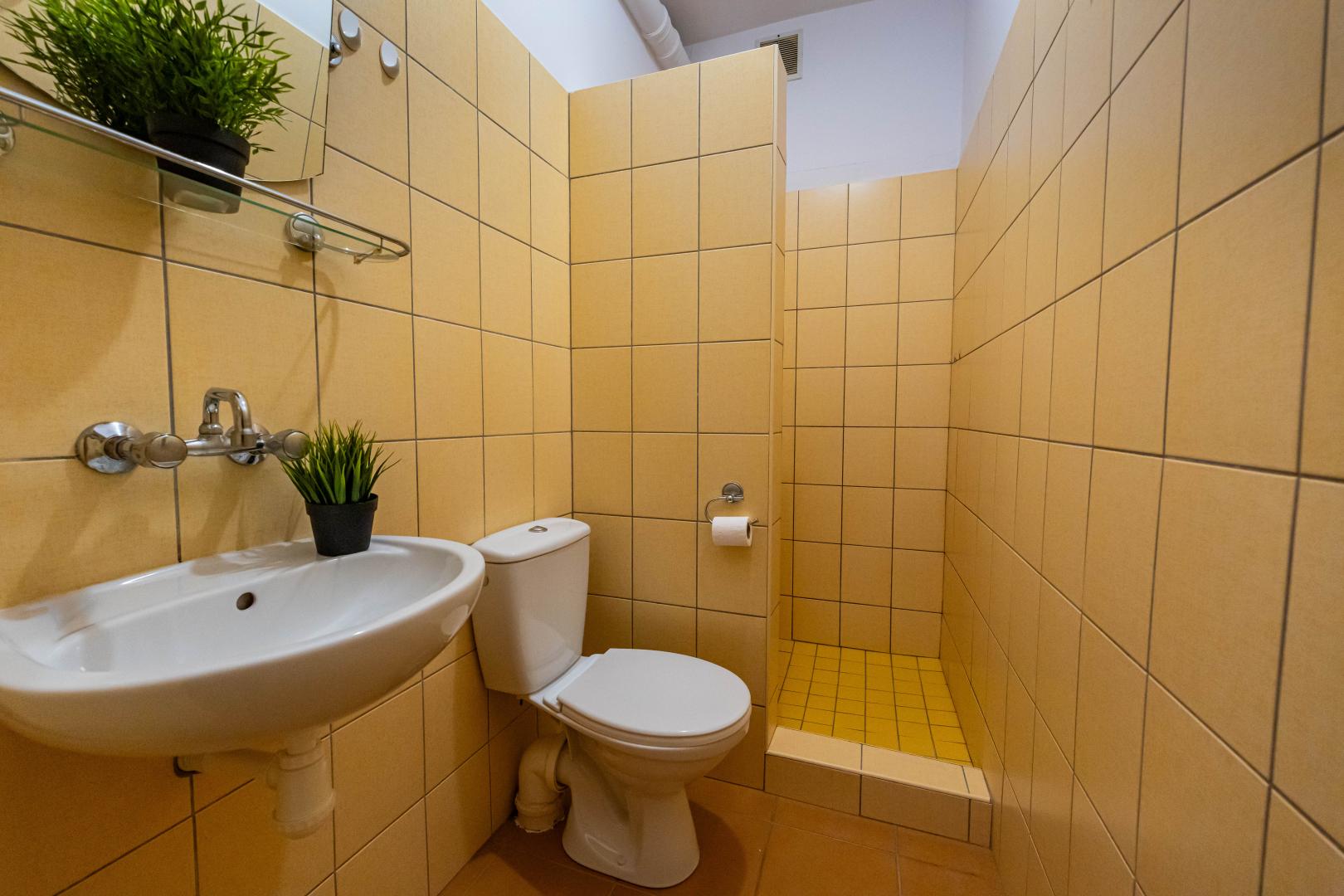 Bathroom2
